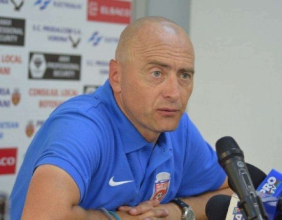 Leo Grozavu demis de la FC Botosani Croitoru favorit pentru a reveni pe banca