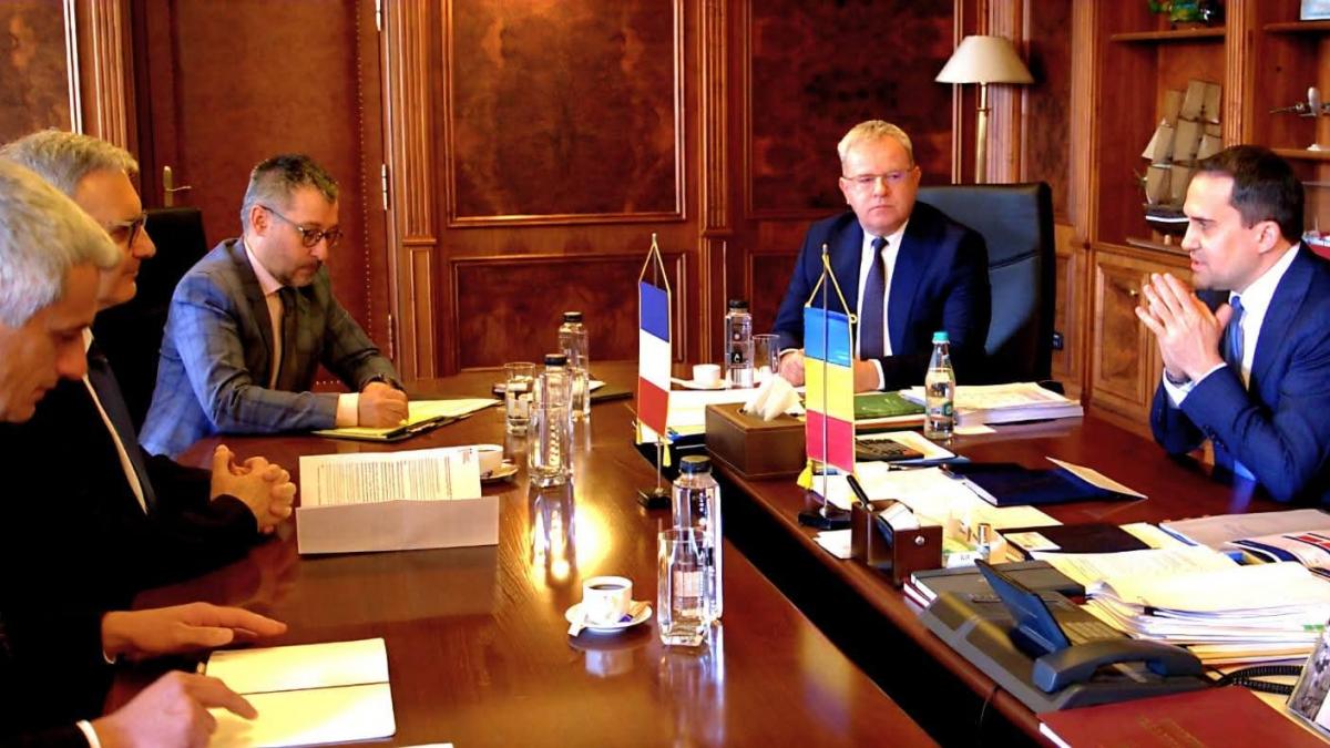 Ministrul Transporturilor intalniri cu ambasadorul Frantei privind investitii bazate pe pozitia