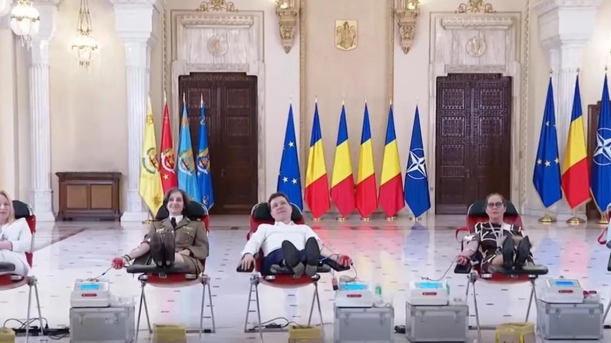 Nicusor Dan a donat sange la Palatul Cotroceni impreuna cu alti angajati Astfel de gesturi