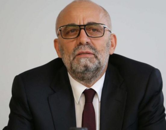 Primarul Sucevei a fost suspendat din PSD pe o perioada de 6 luni Soldan A angajat in Primarie doar membri PNL