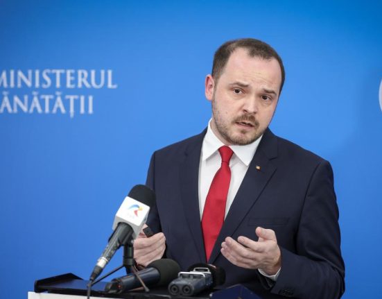 Rogobete In timp ce unii se zbate prin Parlament Ministerul Sanatatii se ocupa de construcii
