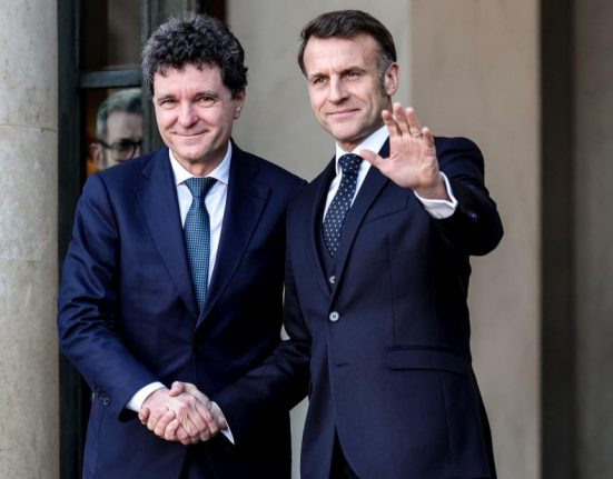 Se solicita un referendum privind gazduirea armelor nucleare in Romania Nicusor Dan chemat sa