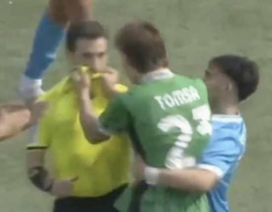 Un fotbalist roman a fost suspendat pana in 2027 A agresat un arbitru intr un meci din Italia