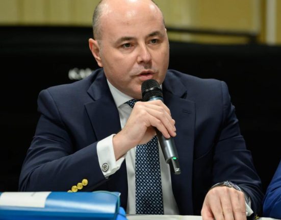 Un lider PNL il critica pe Grindeanu Declaratiile referitoare la retragerea ministerilor sunt un act de