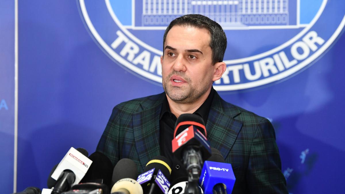 Ministrul Transporturilor a fost surprins cu informații incorecte în CV. Cum se justifică: „E doar o eroare de... 1 ministrul transporturilor a fost surprins cu informatii incorecte in cv cum se justifica e doar o eroare de