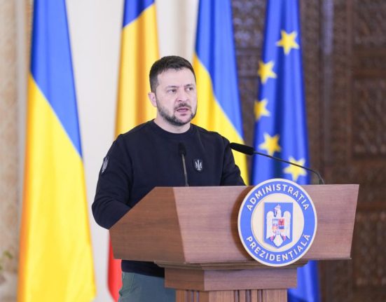 surse volodimir zelenski sosete joi in romania va fi intampinat la cotroceni de nicusor dan