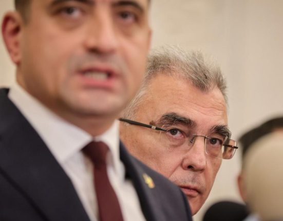 AUR a hotarat cand va depune motiunea de cenzura Petrisor Peiu Atunci se va declansa o criza in intreaga