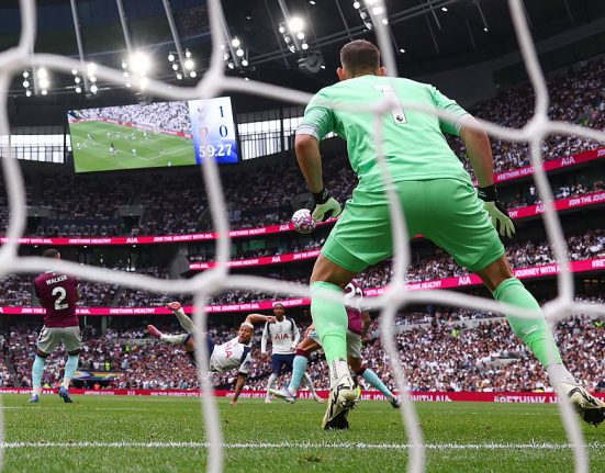 Capitanul indisponibil pana la sfarsitul sezonului Tottenham primest e o lovitura dura in lupta pentru salvare