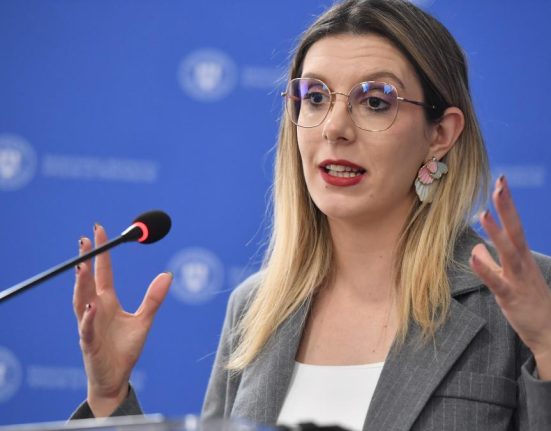 Diana Buzoianu anunta ca instanta a respins solicitarea de suspendare a reorganizarii Romsilva Continuam reforma