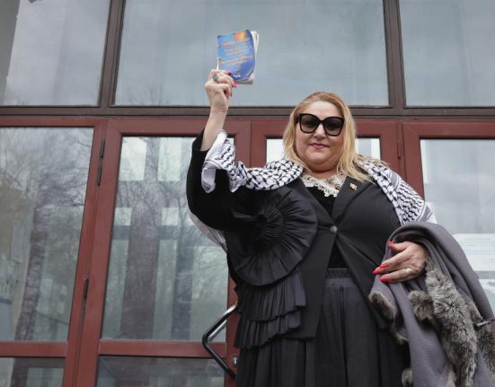 Diana Sosoaca anunta ca va da in judecata Parlamentul European dupa ce i a fost ridicata imunitatea Eurodeputata