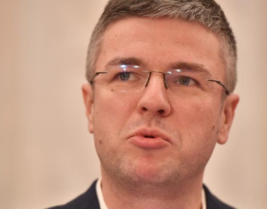 Irineu Darau anunta reguli noi si clare pentru angajarea muncitorilor straini in Romania Stop