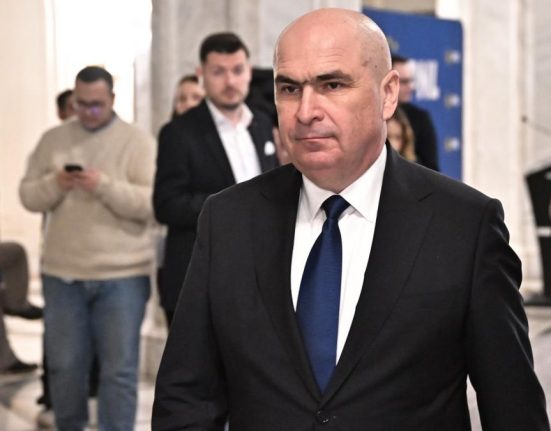 Motiunea de cenzura PSD AUR impotriva Guvernului Bolojan prezentata miercuri in plenul Parlamentului