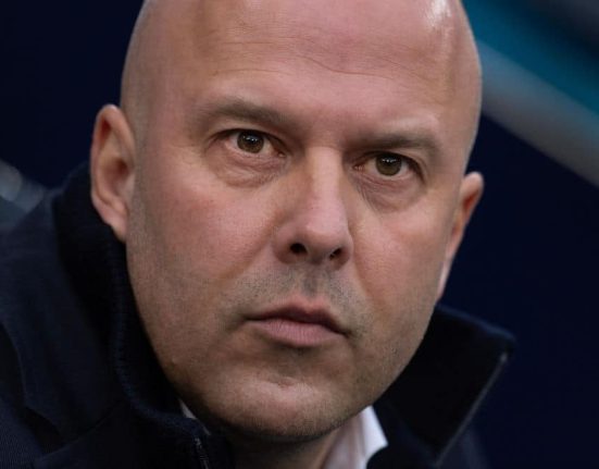 Norocosi ca a fost doar 2 0 Slot recunoaste superioritatea PSG ului si discuta despre modul de supravietuire