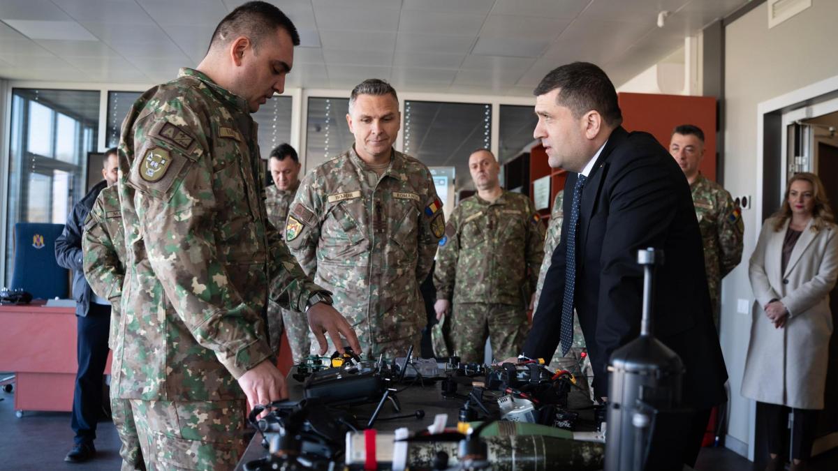 Radu Miruta anunta ca se efectueaza ultimele pregatiri pentru programul Soldat voluntar cu grad in termen
