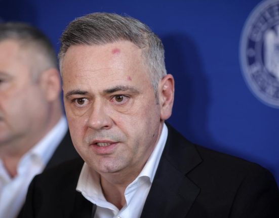 Scandal in Guvern Florin Barbu solicta fermierilor sa achizitioneze motorina fara acciza si TVA direct de