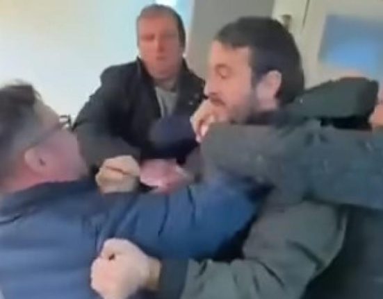 Scandal si violenta intr un sediu AUR Un membru al partidului a atacat pe Dan Tanasa