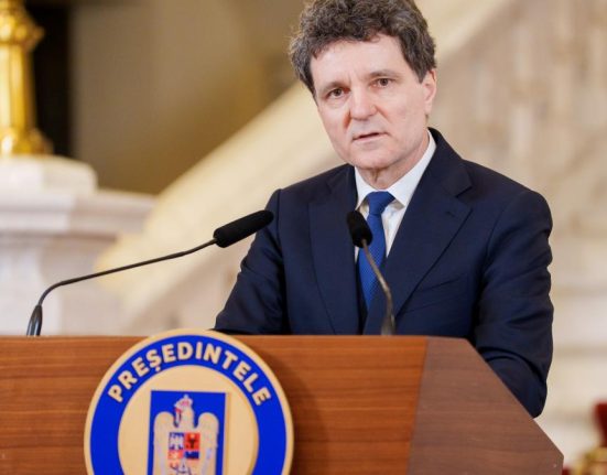 Surse Nicusor Dan era la curent inca de sambata ca PSD si AUR pregatesc o motinue de cenzura dar nu ca