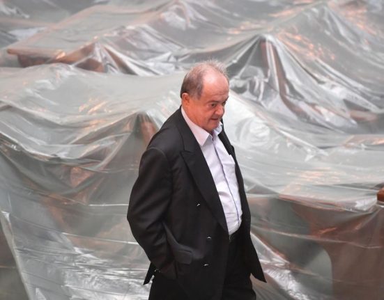 Vasile Blaga surprins injurand la tribuna Senatului Ai belit p acum Daca n ai cu cine
