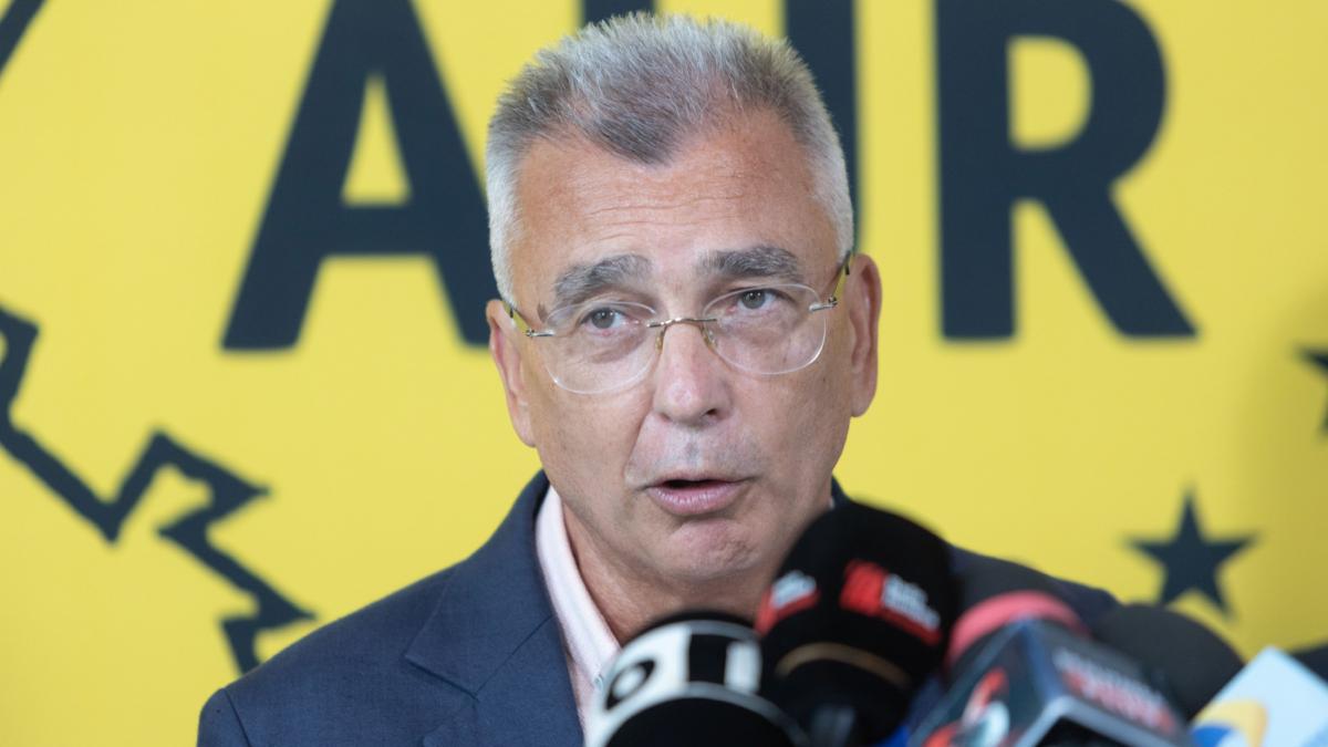 AUR nu le solicita parlamentarilor votul deschis la motiunea de cenzura impotriva lui Bolojan Peiu