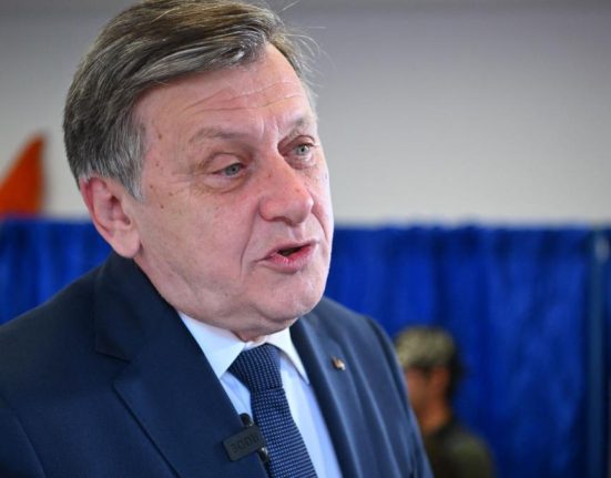Crin Antonescu il aprecieaza pe Nicusr Dan pentru mesajul sau de Ziua Europei si pentru reactia in criza