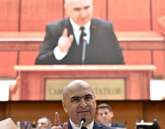 Criza politica ar putea continua inca cateva luni afirma un ministru al lui Bolojan Va fi o perioada mai