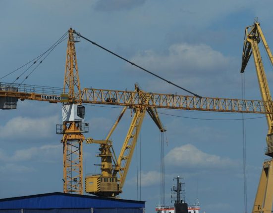 Identificarea unui investitor pentru santierul Mangalia o prioritate esentiala pentru Guvern Darau
