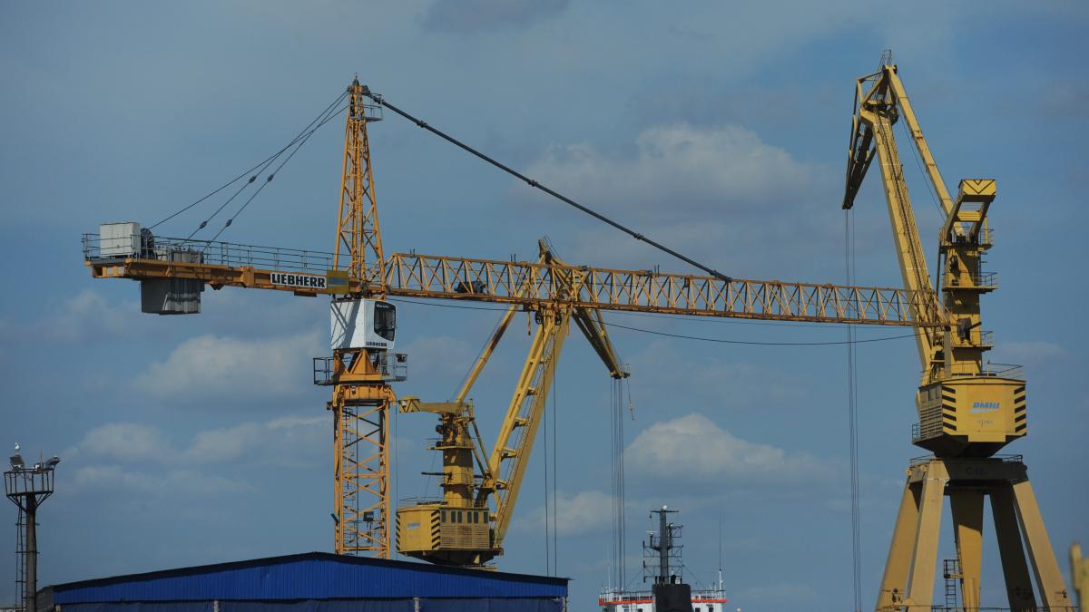 Identificarea unui investitor pentru santierul Mangalia o prioritate esentiala pentru Guvern Darau