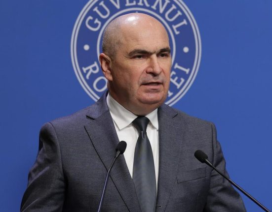 Ilie Bolojan acuza Hidroelectrica ca isi bate joc de banii publici Daca s ar fi montat baterii de 1