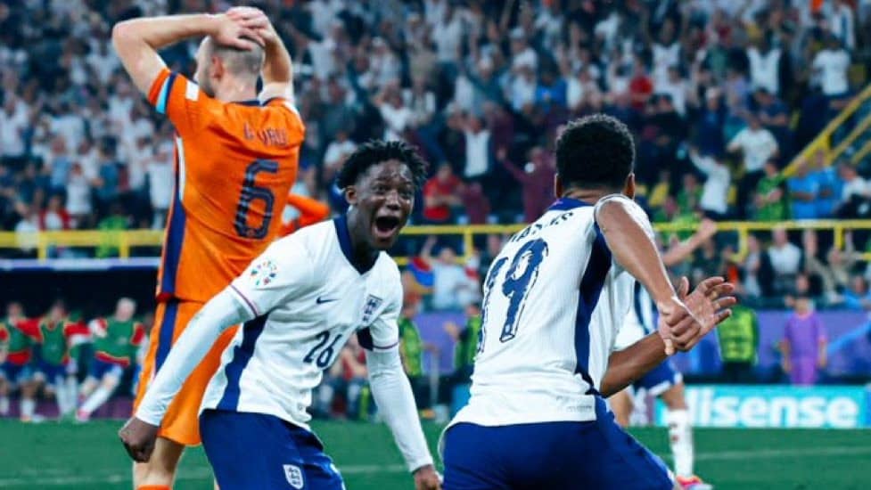 Kobbie Mainoo isi extinde contractul cu Manchester United pana in 2031 o investitie in viitorul clubului
