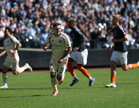 Louis Munteanu dubla si omul meciului la New York Romanul a marcat 3 goluri in ultimele 2 partide pentru DC United
