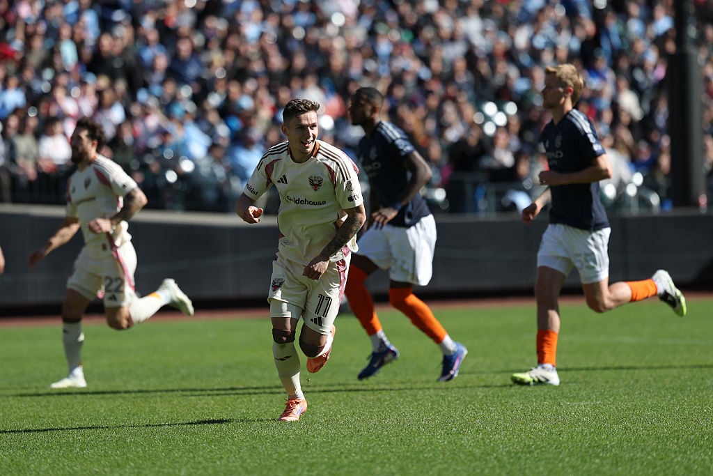 Louis Munteanu dubla si omul meciului la New York Romanul a marcat 3 goluri in ultimele 2 partide pentru DC United