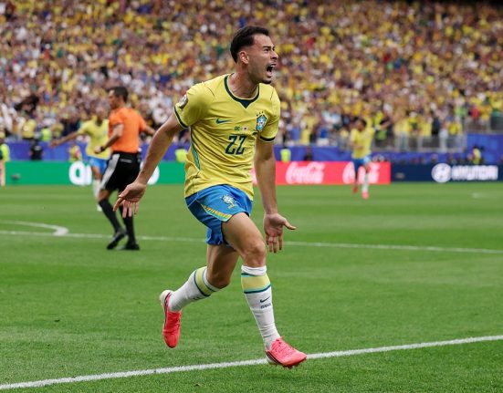 Brazilia a scapat de surpriza de ultim moment Golul din prelungiri a dus Selecao in optimile Campionatului Mondial
