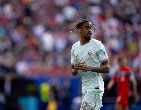 PSG a furat transferul lui Liverpool iar cormoranii isi indreapta acum atentia spre un star al parizienilor Barcola noua tinta