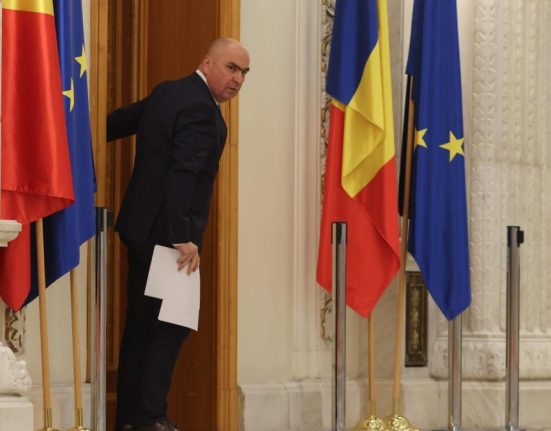 Si criza politica ia o pauza Bolojan ar putea ramane premier demis la Palatul Victoria pe