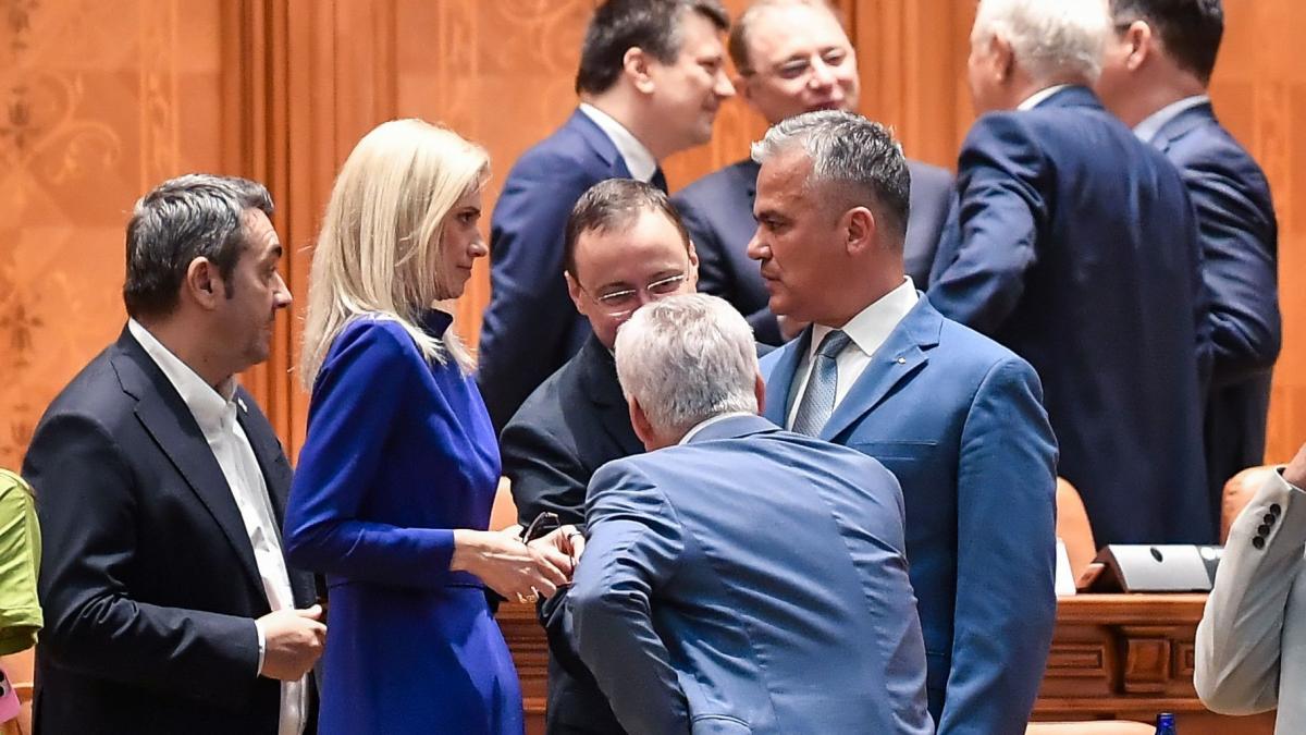 Contestatarii lui Bolojan din PNL publica Manifestul Platformei Conservatoare Nu suntem o factiune