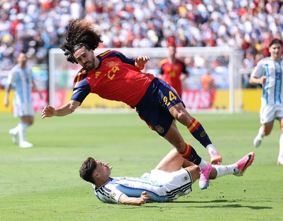 Cucurella isi onoreaza promisiunea dupa castigarea titlului mondial Gestul surprinzator facut pentru selecionerul Spaniei