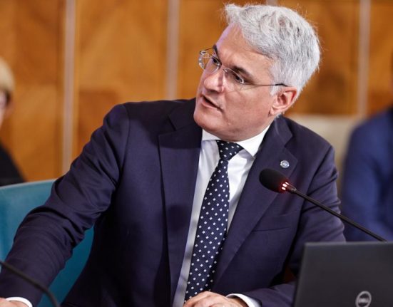 DIICOT il ironizeaza pe Pislaru dupa perchezitii le de miercuri Astazi suntem si la Casa de