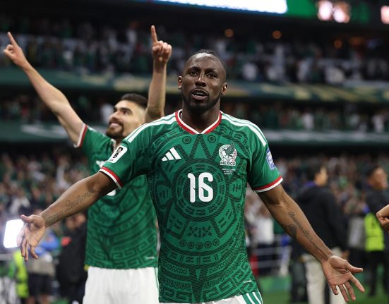 Dan Sucu pregateste o lovitura de rasunet Starul Mexicului de la Campionatul Mondial a fost inclus pe lista lui Genoa