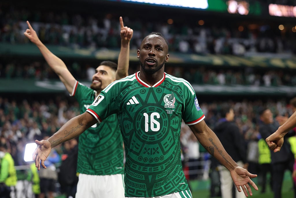 Dan Sucu pregateste o lovitura de rasunet Starul Mexicului de la Campionatul Mondial a fost inclus pe lista lui Genoa