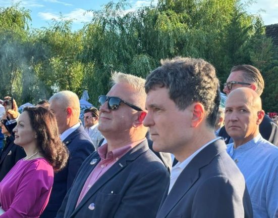 Fotografii cu presedintele Nicusor Dan la un eveniment organizat cu ocazia Zilei Independentei Statelor Unite la