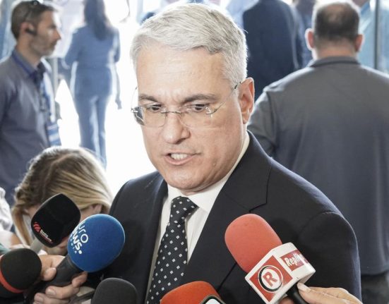 Guvernul depune recurs dupa blocarea Legii salarizarii la Curtea de Apel Pislaru Ieri nu am fost
