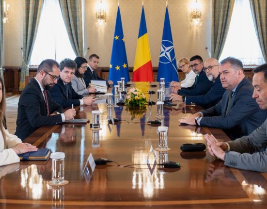 Inainte de intalnirea cu Nicusor Dan Kelemen Hunor indeamna PSD PNL si USR sa actioneze