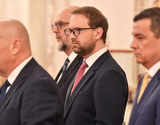Intalnire la Cotroceni pentru formarea unui guvern de armistitiu Inainte de discutii USR sollicita