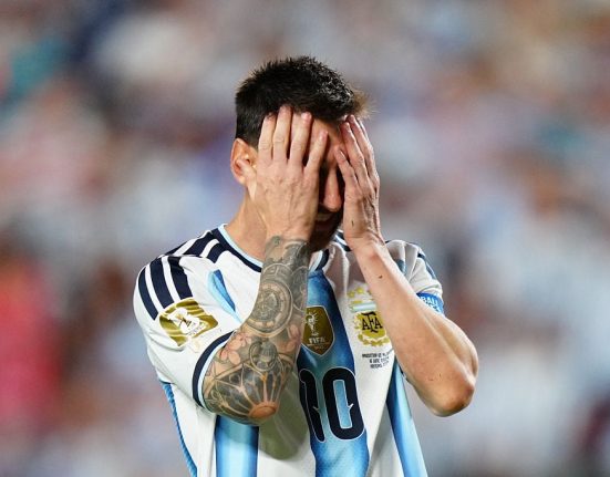 Joe Cole a lansat provocarea inaintea semifinalei cu Argentina Il vom adormi pe Messi