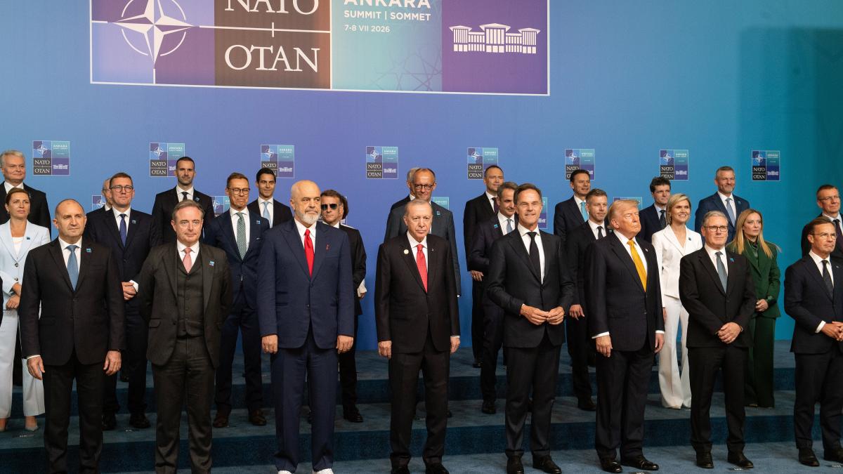 La Ankara liderii NATO l au intrebat pe Nicusor Dan si despre criza politica din Romania Dar nu