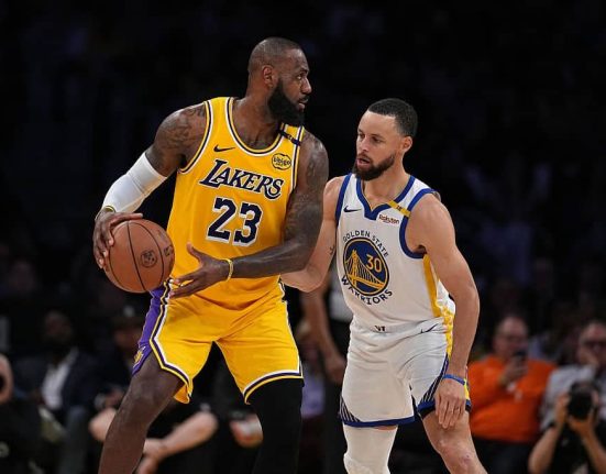 LeBron James din ce in ce mai aproape de o revenire impresionanta Trei echipe concur eaza pentru semnatura superstarului