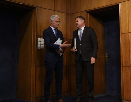 Legea salarizarii lui Pislaru a fost anulata de Cseke Attila Ministerul Sanatatii 1
