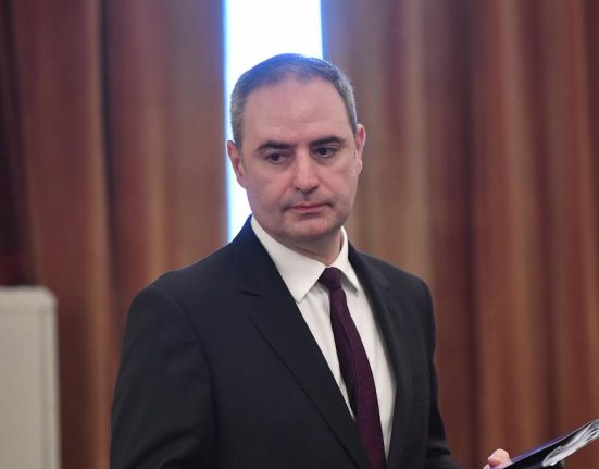 Nazare anunta ca va aproba pe loc documentul care deblocheaza angajarile la Spitalul Marie