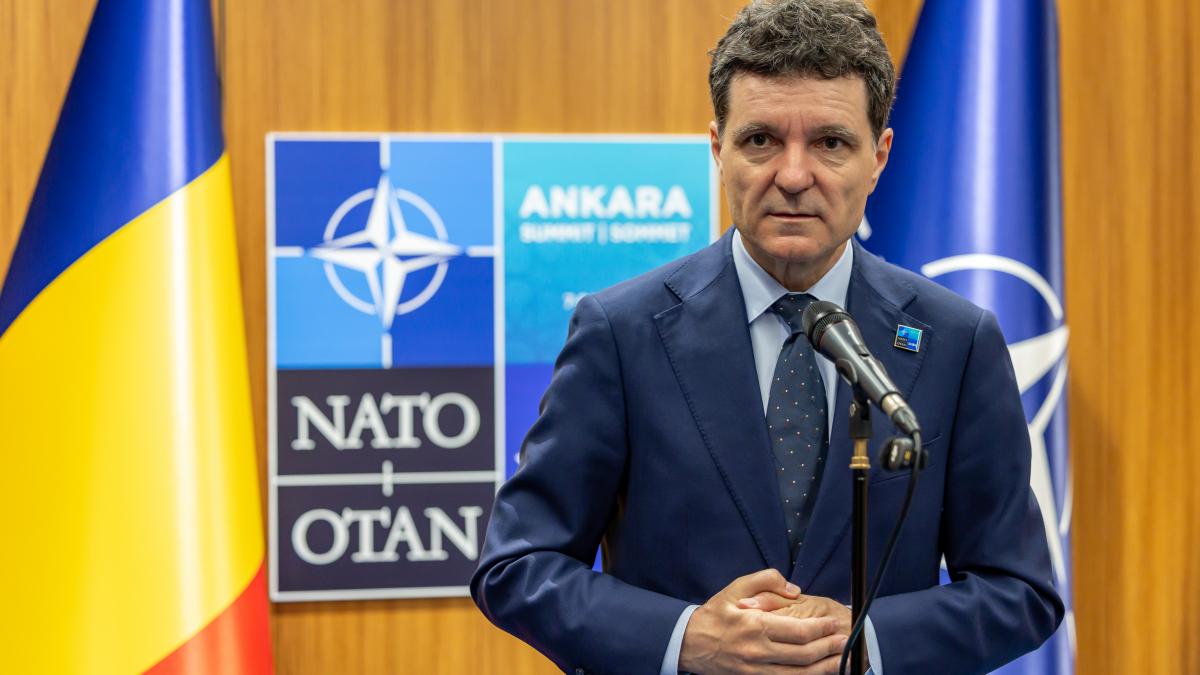 Nicushor Dan a declarat la Ankara ca nu va propune un premier daca nu este sigur ca are majoritate