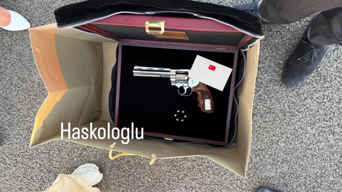 Nicuzor Dan a primit un pistol Gumusay si gloante de la Erdogan Ce a facut Presedintele cu arma